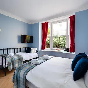 Inn Charming Ground Floor Triple, Edinburgh