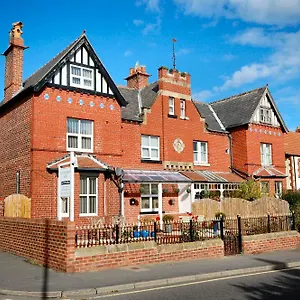 Guest house Launceston Whitby